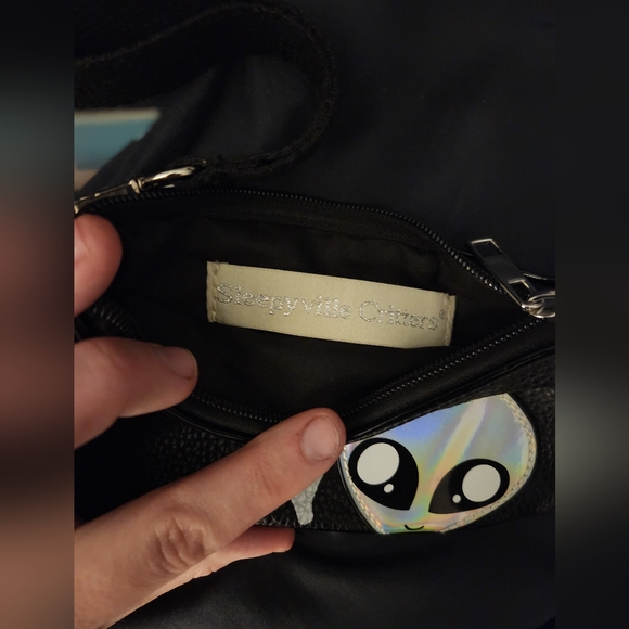 Holographic alien wallet - Picture 5 of 5